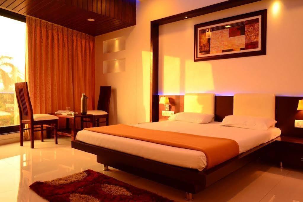 La Hotel Metro Near Bkc Mumbai Exterior foto